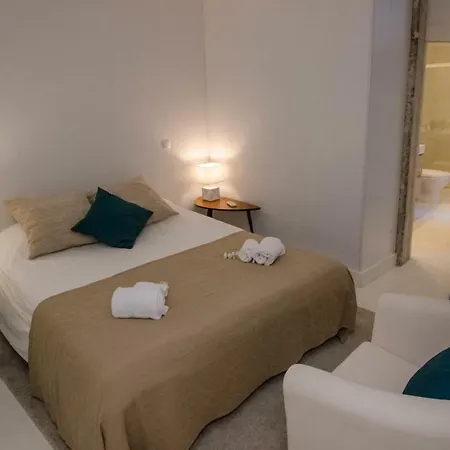 White House Boutique, 2 Bedroom Apartment, With A/c And Patio Διαμέρισμα