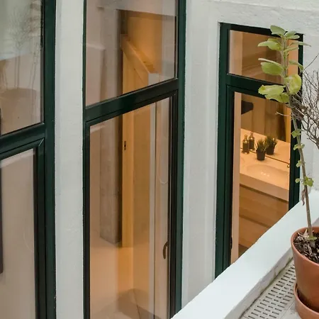 White House Boutique, 2 Bedroom Apartment, With A/c And Patio Lisboa