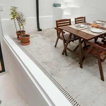 White House Boutique, 2 Bedroom Apartment, With A/c And Patio Διαμέρισμα