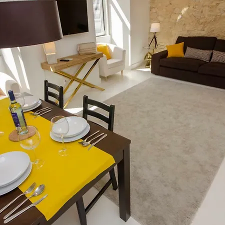 White House Boutique, 2 Bedroom Apartment, With A/c And Patio Apartment