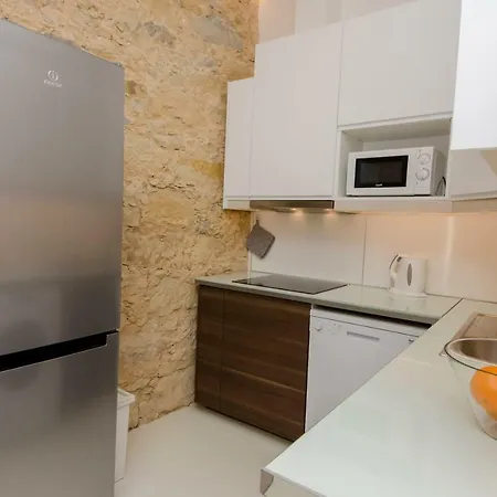 White House Boutique, 2 Bedroom Apartment, With A/c And Patio Lissabon