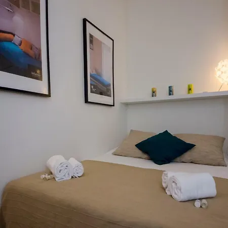 Apartment White House Boutique, 2 Bedroom Apartment, With A/c And Patio Lissabon